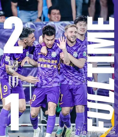 中超官方赛季最佳阵容:莱昂纳多领衔,朱5蒋4上榜,蓉城占据4席 中超官方赛季最佳阵容:莱昂纳多领衔,朱5蒋4上榜,蓉城占据4席